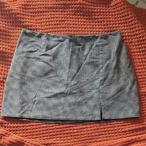 Chic Black and Grey Houndstooth  Skirt